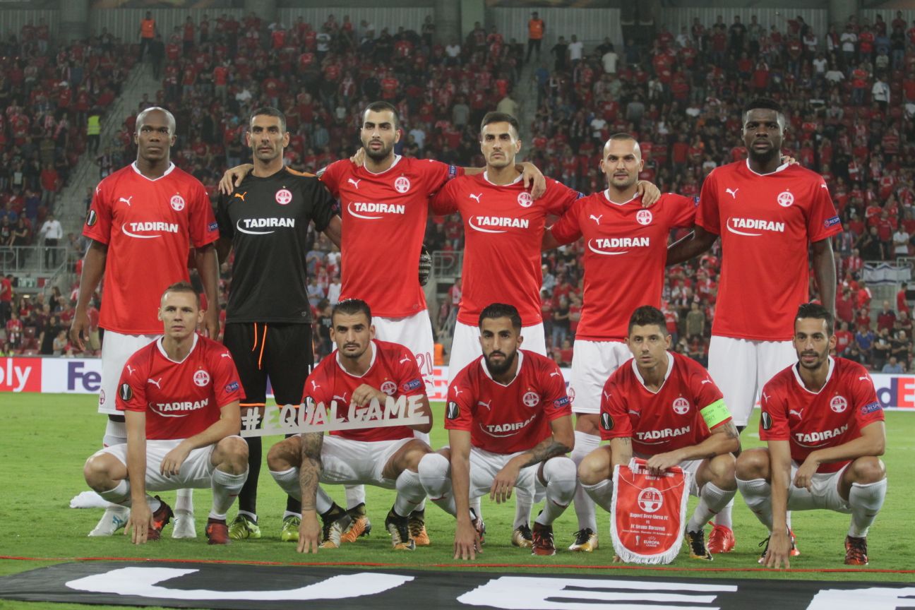 ההרכב הפותח של באר שבע. אחרי פחות מחצי שעה נפרדנו מג'ון הוגו (צילום: בן בודה)